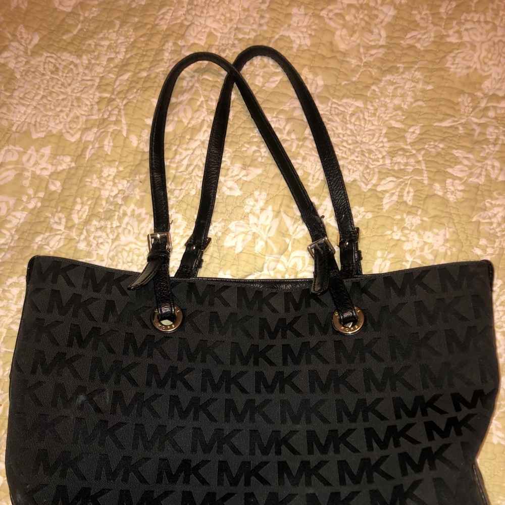 Michael Kors Never Full Bag